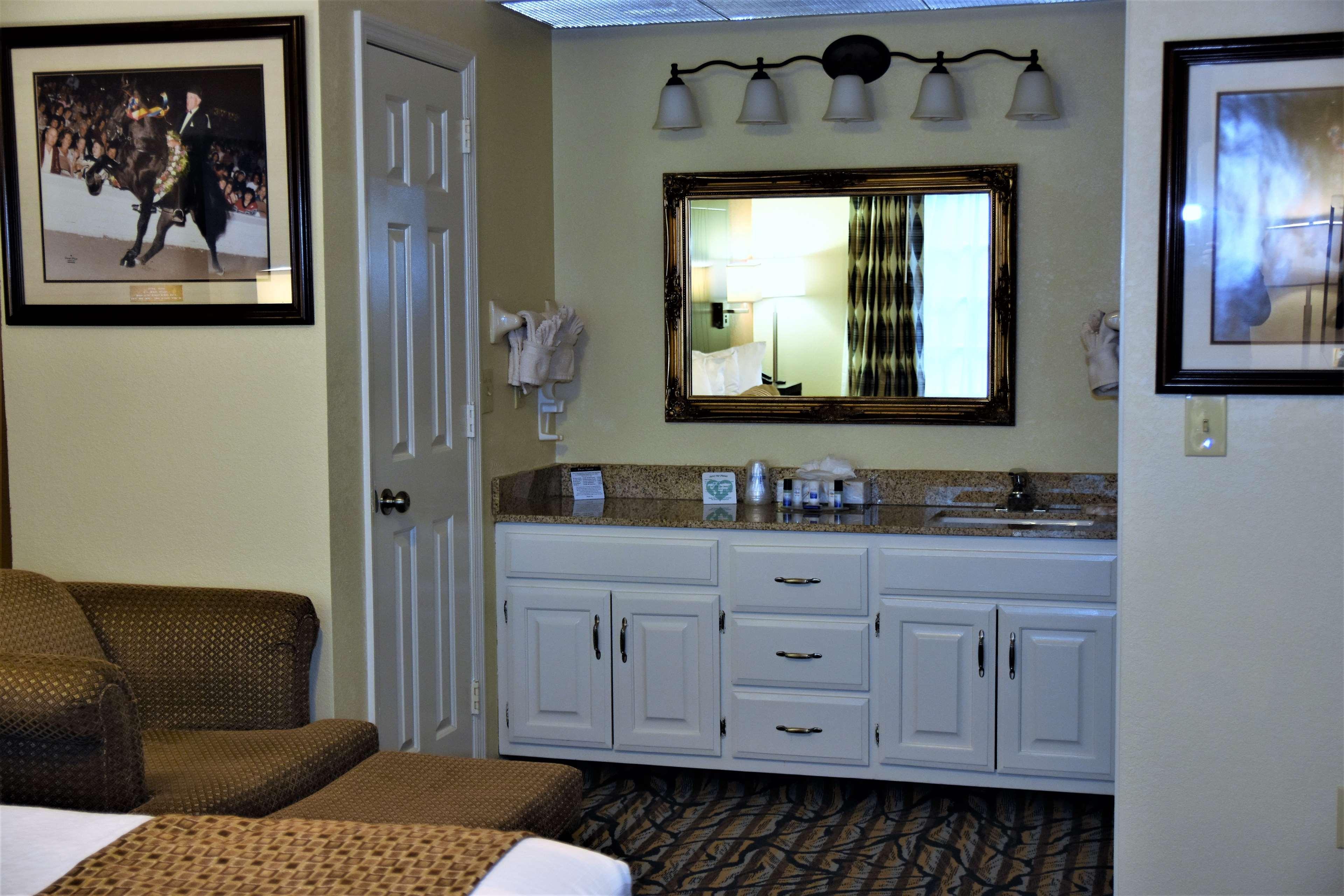 Best Western Spring Hill Inn & Suites Exterior foto