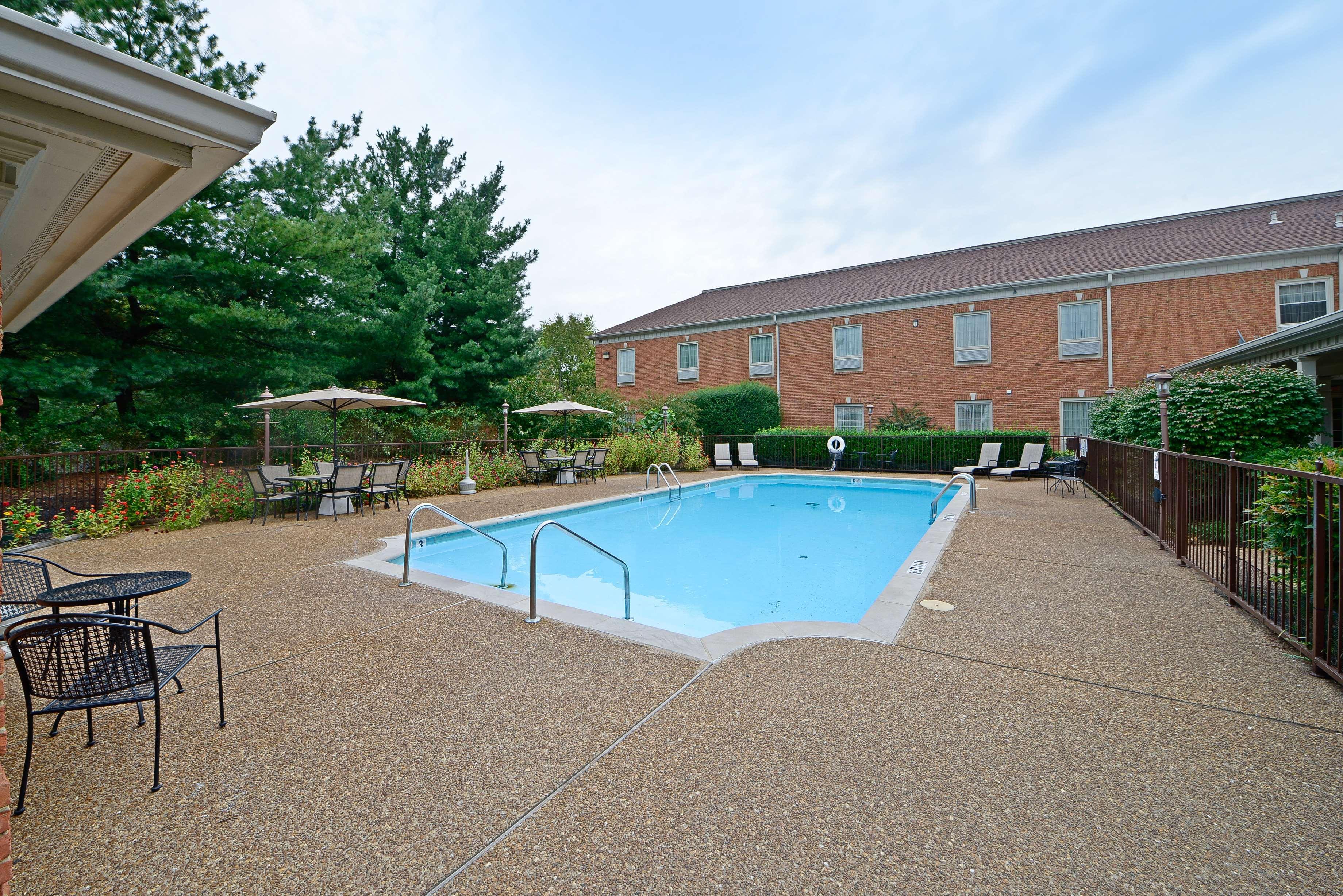 Best Western Spring Hill Inn & Suites Instalações foto